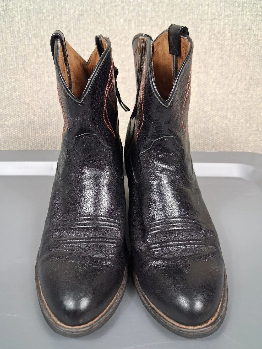 Ariat Darlin Short Western Ankle Boots Size 8B Black Almond Toe Side Zip Cowgirl